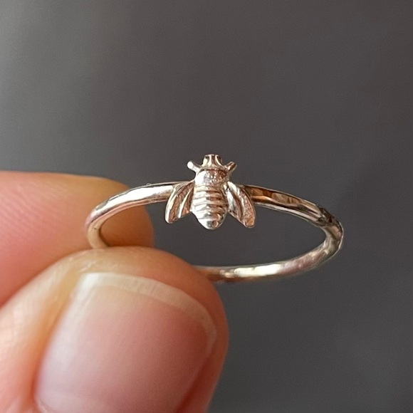 Sterling Silver Mini Honey Bee Ring, handcrafted - size 9 - Picture 2 of 3
